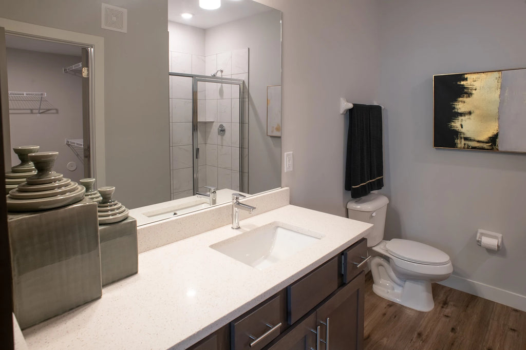 Prime Memphis TN Location: 3 Bed, 2 Bath Residence