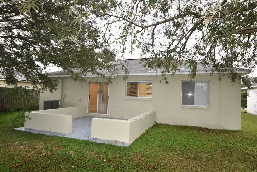 Experience Brandon Living: Beautiful 3-Bed Home with Outdoor Oasis! Brandon, Florida 33511